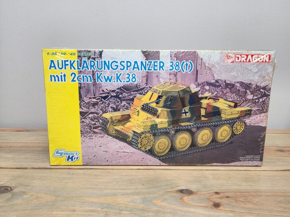 RARE Dragon Model Kit #6294 Aufklärungspanzer 38(t) mit 2cm Kw.K.38 1:35 Scale